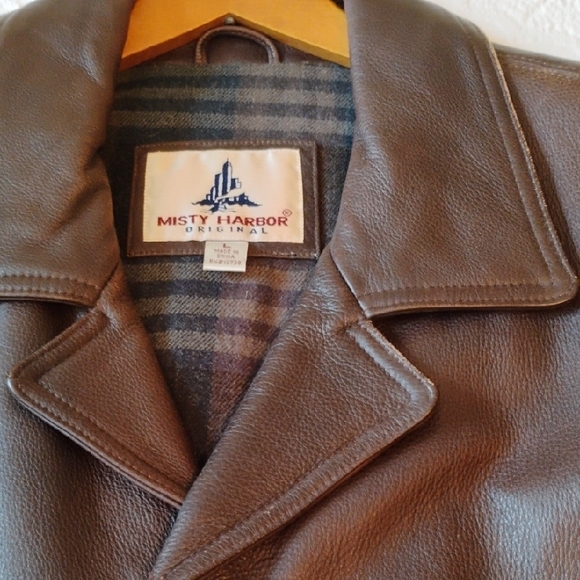 Men's Brown Leather Jacket - Picture 2 of 7